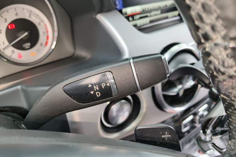 Used Mercedes-Benz GLK-Class 2015 GLK 300 4MATIC Fashion Edition Ultimate Version Gear Lever