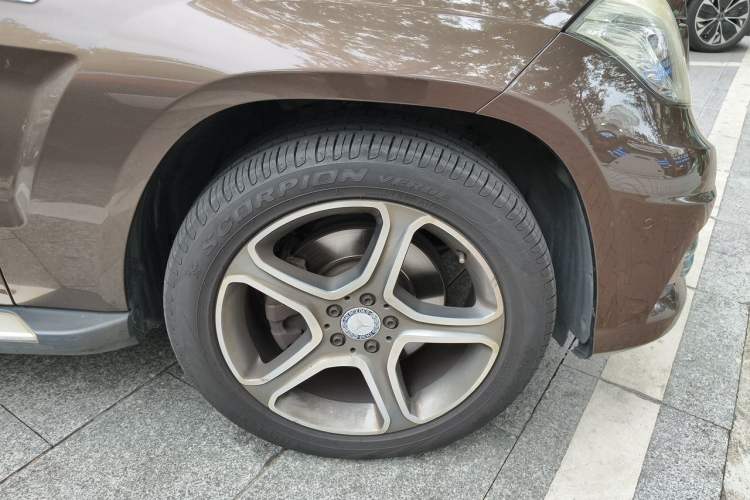 Used Mercedes-Benz GLK-Class 2015 GLK 300 4MATIC Fashion Edition Ultimate Version Right Front Wheel Hub