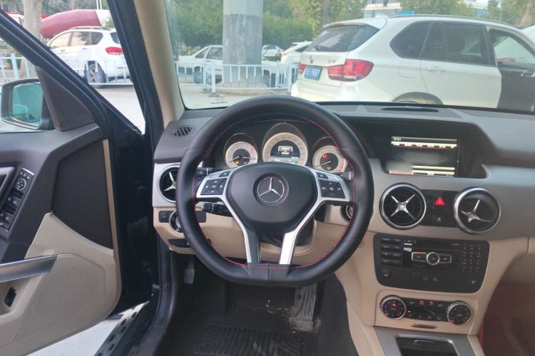 Used Mercedes-Benz GLK-Class 2015 GLK 300 4MATIC Fashion Edition Ultimate Version Steering Wheel