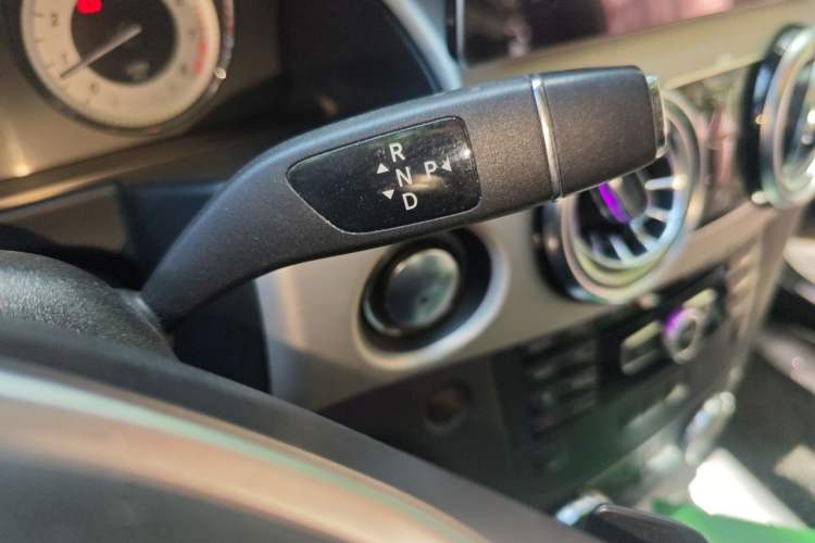 Used Mercedes-Benz GLK-Class 2015 GLK 300 4MATIC Fashion Edition Ultimate Version Gear Lever