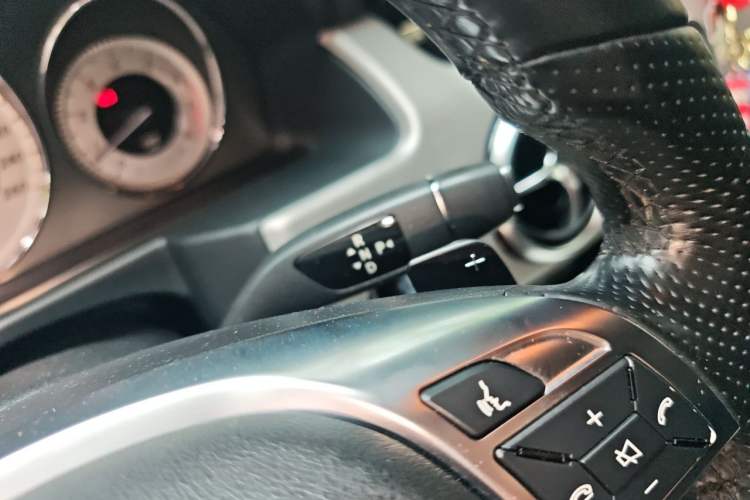 Used Mercedes-Benz GLK-Class 2015 GLK 260 4MATIC Dynamic Edition Ultimate Version Gear Lever