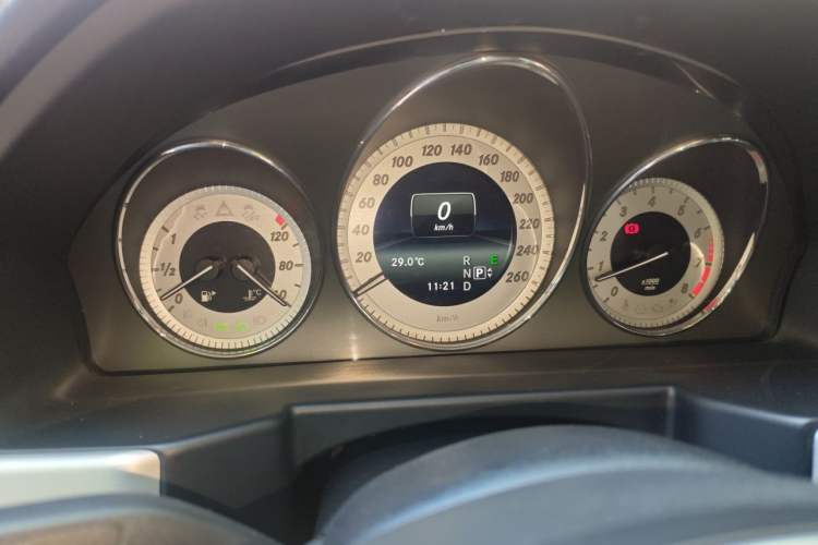 Used Mercedes-Benz GLK-Class 2015 GLK 300 4MATIC Fashion Edition Ultimate Version Instrument Cluster