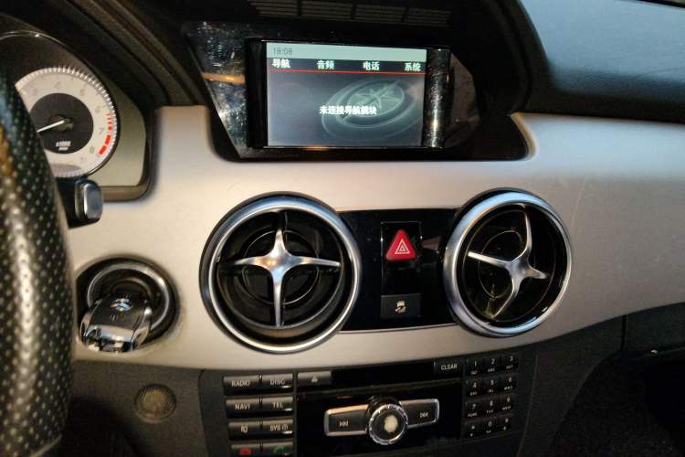 Used Mercedes-Benz GLK-Class 2015 GLK 260 4MATIC Dynamic Edition Ultimate Version Audio And AC Panel