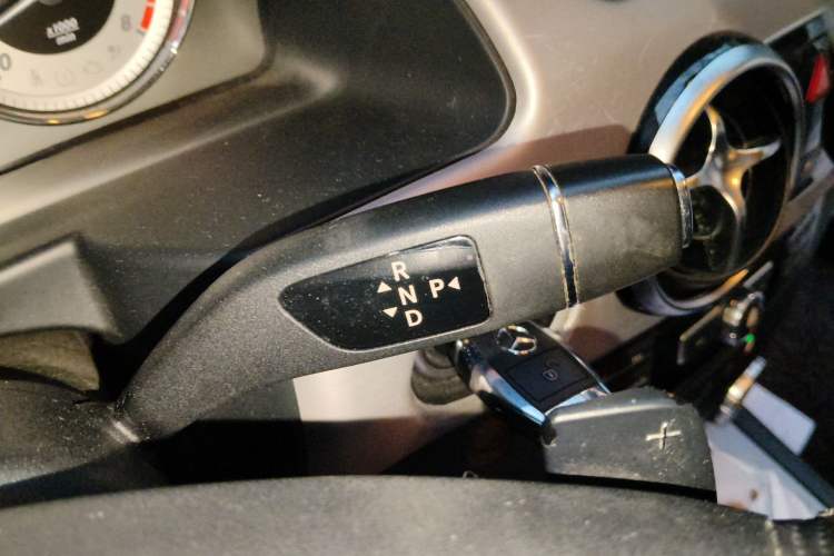 Used Mercedes-Benz GLK-Class 2015 GLK 260 4MATIC Dynamic Edition Ultimate Version Gear Lever