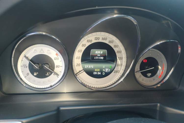 Used Mercedes-Benz GLK-Class 2015 GLK 260 4MATIC Fashion Edition Ultimate Version Instrument Cluster