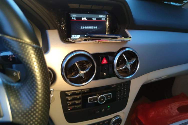 Used Mercedes-Benz GLK-Class 2015 GLK 260 4MATIC Dynamic Edition Ultimate Version Audio And AC Panel