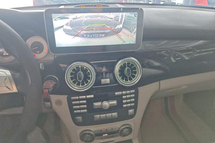 Used Mercedes-Benz GLK-Class 2015 GLK 260 4MATIC Fashion Edition Ultimate Version Audio And AC Panel