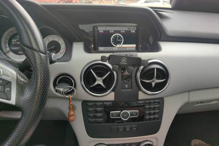 Used Mercedes-Benz GLK-Class 2015 GLK 260 4MATIC Dynamic Edition Ultimate Version Audio And AC Panel