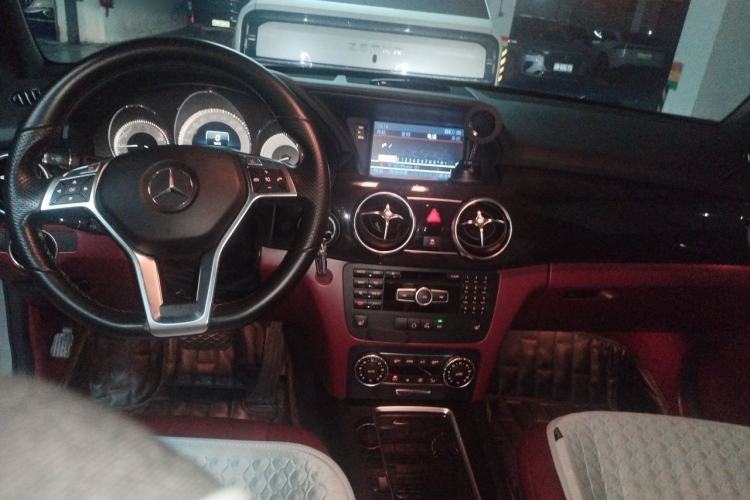 Used Mercedes-Benz GLK-Class 2015 GLK 260 4MATIC Fashion Edition Ultimate Version Center Console