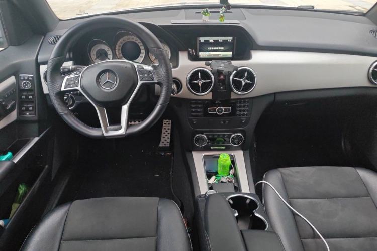 Used Mercedes-Benz GLK-Class 2015 GLK 260 4MATIC Fashion Edition Ultimate Version Center Console