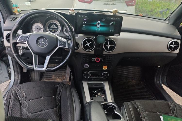 Used Mercedes-Benz GLK-Class 2015 GLK 260 4MATIC Dynamic Edition Ultimate Version Center Console