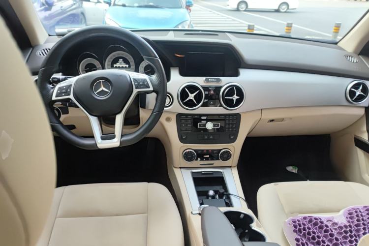Used Mercedes-Benz GLK-Class 2015 GLK 300 4MATIC Fashion Edition Ultimate Version Center Console