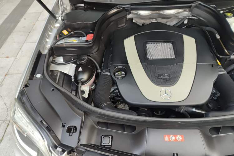 Used Mercedes-Benz GLK-Class 2015 GLK 300 4MATIC Fashion Edition Ultimate Version Engine Bay Right