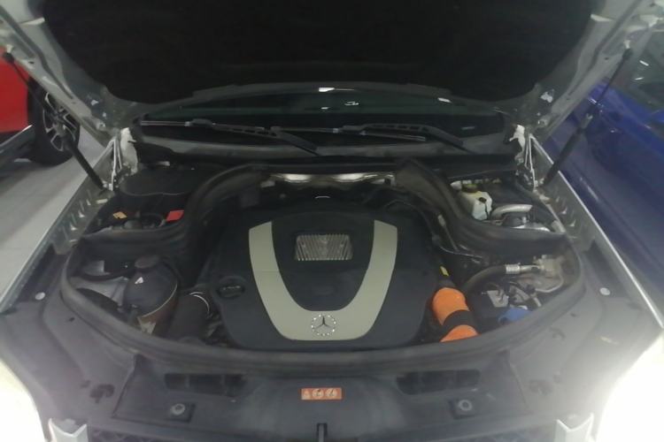 Used Mercedes-Benz GLK-Class 2015 GLK 300 4MATIC Fashion Edition Ultimate Version Engine Bay
