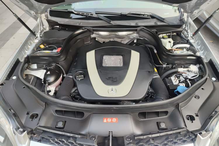 Used Mercedes-Benz GLK-Class 2015 GLK 300 4MATIC Fashion Edition Ultimate Version Engine Bay