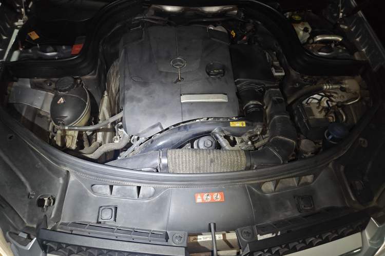 Used Mercedes-Benz GLK-Class 2015 GLK 260 4MATIC Fashion Edition Ultimate Version Engine Bay