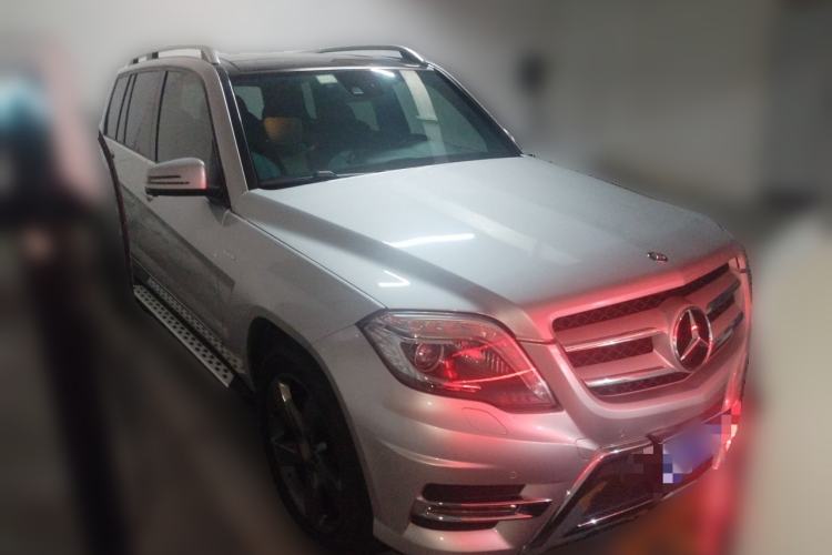 Used Mercedes-Benz GLK-Class 2015 GLK 260 4MATIC Fashion Edition Ultimate Version Front Right 45 Deg