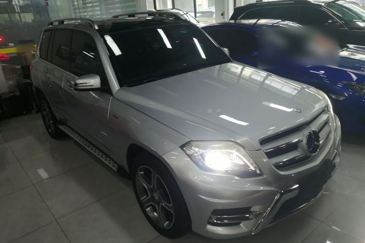 Used Mercedes-Benz GLK-Class 2015 GLK 300 4MATIC Fashion Edition Ultimate Version Front Right 45 Deg