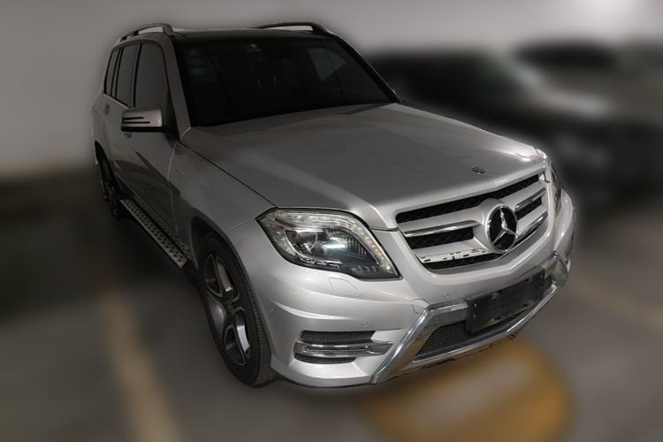 Used Mercedes-Benz GLK-Class 2015 GLK 300 4MATIC Fashion Edition Ultimate Version Front Right 45 Deg