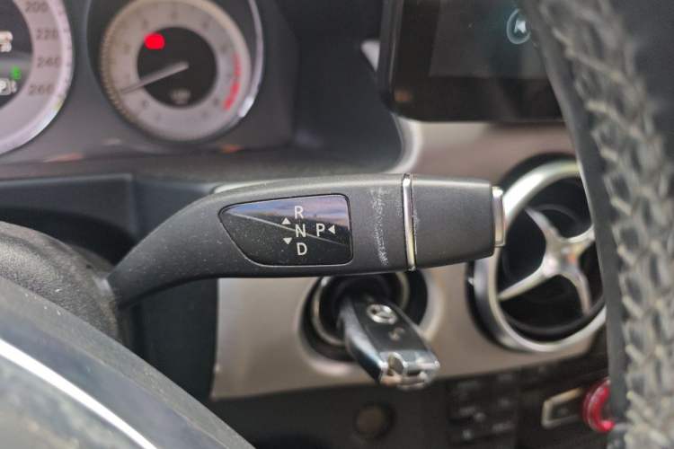 Used Mercedes-Benz GLK-Class 2015 GLK 260 4MATIC Dynamic Edition Ultimate Version Gear Lever