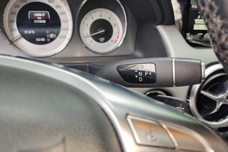 Used Mercedes-Benz GLK-Class 2015 GLK 260 4MATIC Dynamic Edition Ultimate Version Gear Lever