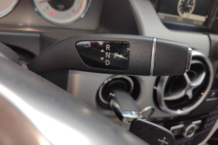 Used Mercedes-Benz GLK-Class 2015 GLK 260 4MATIC Dynamic Edition Ultimate Version Gear Lever