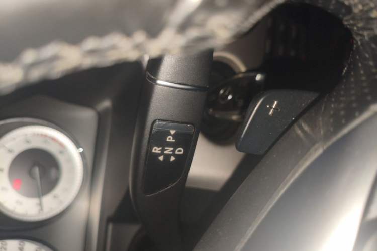 Used Mercedes-Benz GLK-Class 2015 GLK 260 4MATIC Dynamic Edition Ultimate Version Gear Lever