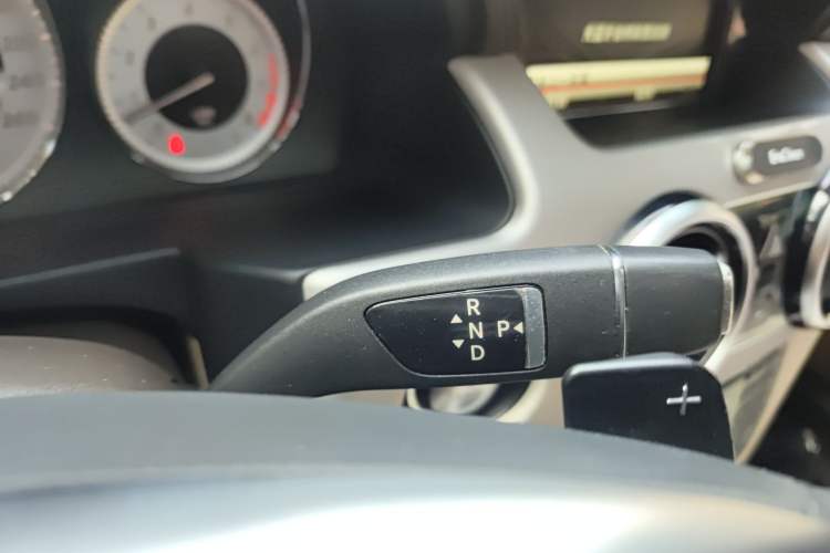 Used Mercedes-Benz GLK-Class 2015 GLK 300 4MATIC Fashion Edition Ultimate Version Gear Lever