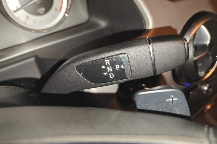 Used Mercedes-Benz GLK-Class 2015 GLK 260 4MATIC Fashion Edition Ultimate Version Gear Lever