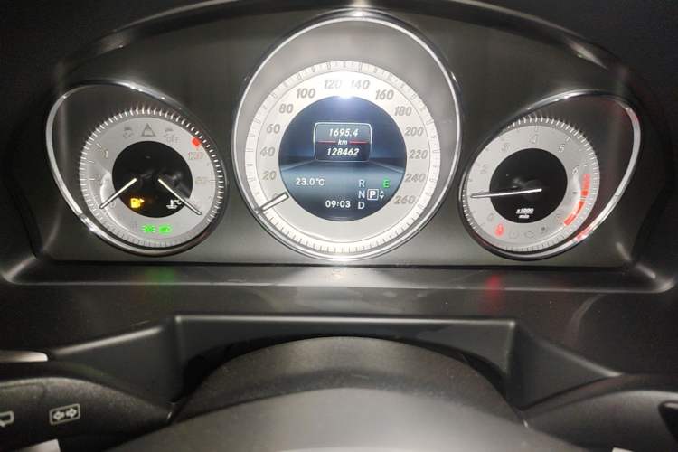 Used Mercedes-Benz GLK-Class 2015 GLK 300 4MATIC Fashion Edition Ultimate Version Instrument Cluster