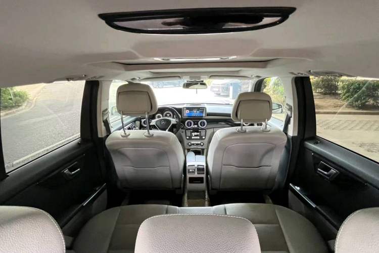 Used Mercedes-Benz GLK-Class 2015 GLK 260 4MATIC Fashion Edition Ultimate Version Interior 1