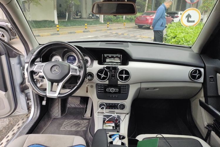 Used Mercedes-Benz GLK-Class 2015 GLK 260 4MATIC Dynamic Edition Ultimate Version Interior 2