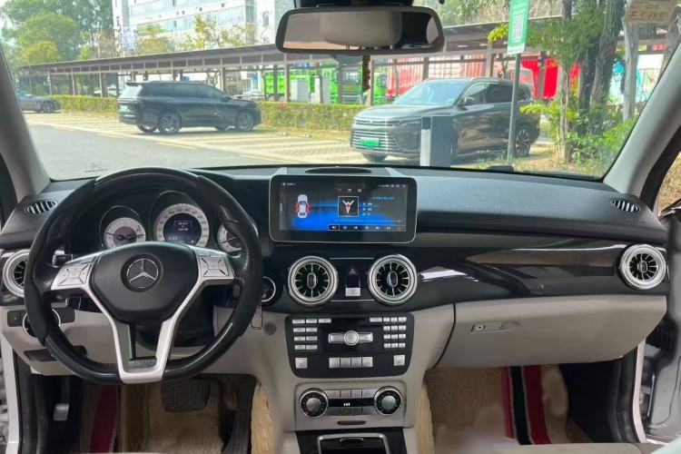 Used Mercedes-Benz GLK-Class 2015 GLK 260 4MATIC Fashion Edition Ultimate Version Interior 4