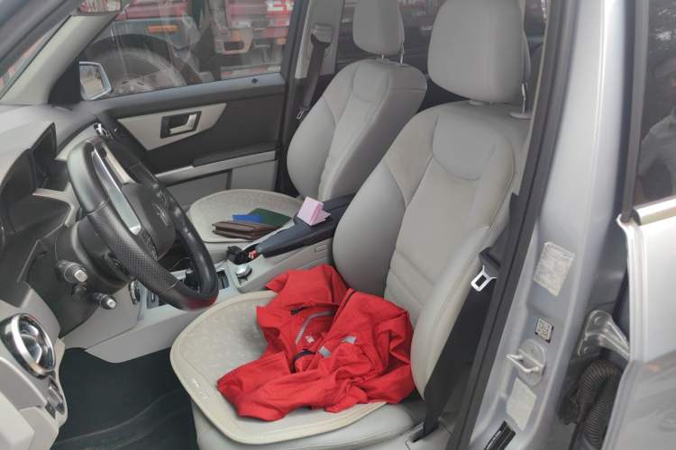 Used Mercedes-Benz GLK-Class 2015 GLK 260 4MATIC Dynamic Edition Ultimate Version Left Front Seat
