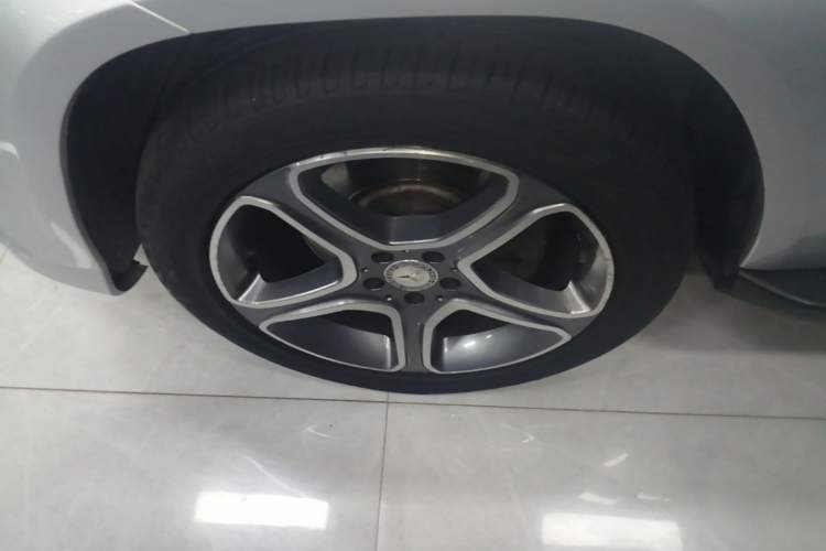 Used Mercedes-Benz GLK-Class 2015 GLK 300 4MATIC Fashion Edition Ultimate Version Left Front Wheel Hub