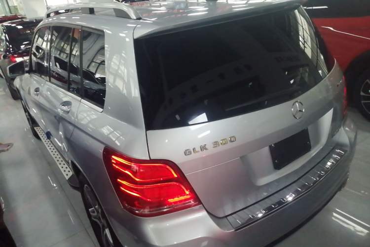 Used Mercedes-Benz GLK-Class 2015 GLK 300 4MATIC Fashion Edition Ultimate Version Rear Left 45 Deg