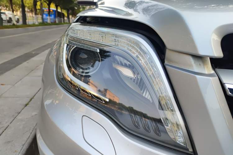 Used Mercedes-Benz GLK-Class 2015 GLK 300 4MATIC Fashion Edition Ultimate Version Right Front Headlight