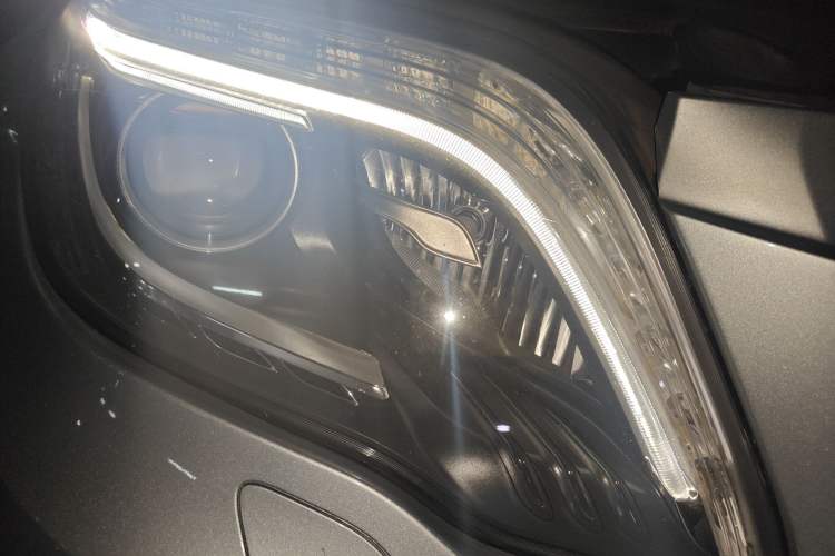 Used Mercedes-Benz GLK-Class 2015 GLK 260 4MATIC Fashion Edition Ultimate Version Right Front Headlight
