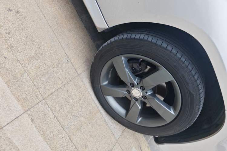 Used Mercedes-Benz GLK-Class 2015 GLK 260 4MATIC Fashion Edition Ultimate Version Right Front Wheel Hub