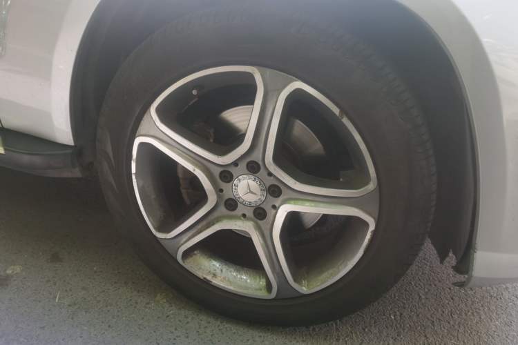 Used Mercedes-Benz GLK-Class 2015 GLK 300 4MATIC Fashion Edition Ultimate Version Right Front Wheel Hub