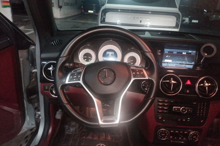 Used Mercedes-Benz GLK-Class 2015 GLK 260 4MATIC Fashion Edition Ultimate Version Steering Wheel