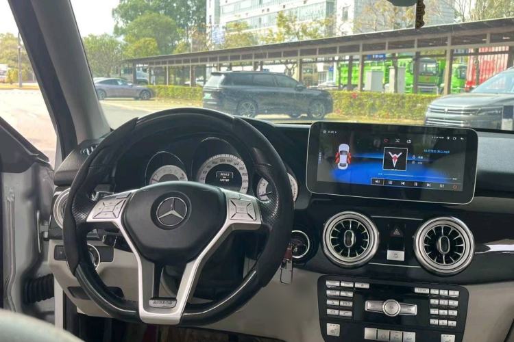 Used Mercedes-Benz GLK-Class 2015 GLK 260 4MATIC Fashion Edition Ultimate Version Steering Wheel