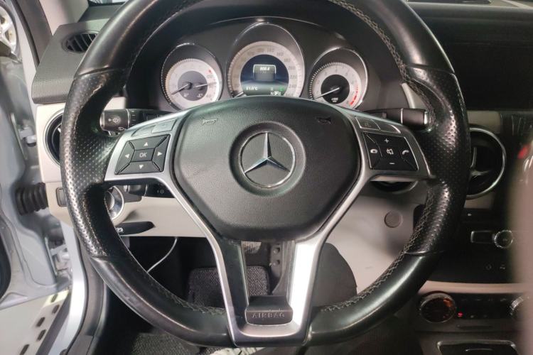 Used Mercedes-Benz GLK-Class 2015 GLK 300 4MATIC Fashion Edition Ultimate Version Steering Wheel