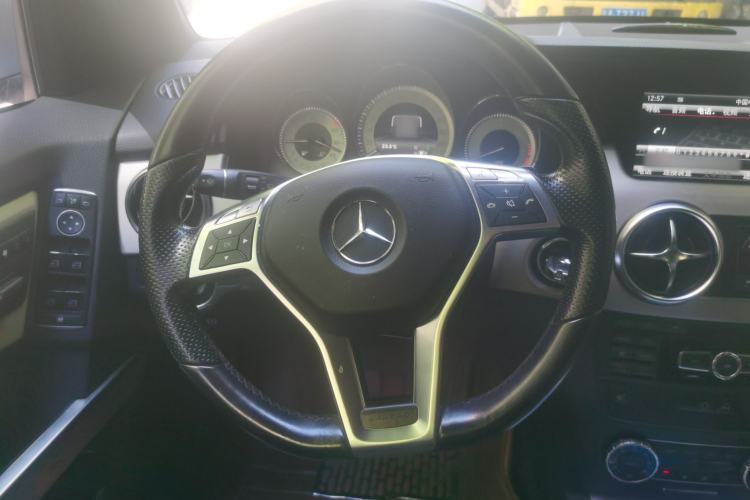 Used Mercedes-Benz GLK-Class 2015 GLK 300 4MATIC Fashion Edition Ultimate Version Steering Wheel