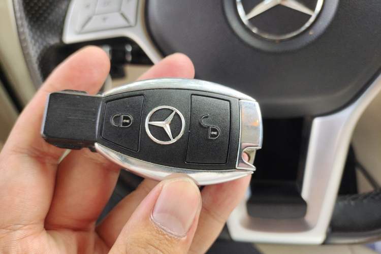 Used Mercedes-Benz GLK-Class 2015 GLK 260 4MATIC Dynamic Edition Ultimate Version Vehicle Key