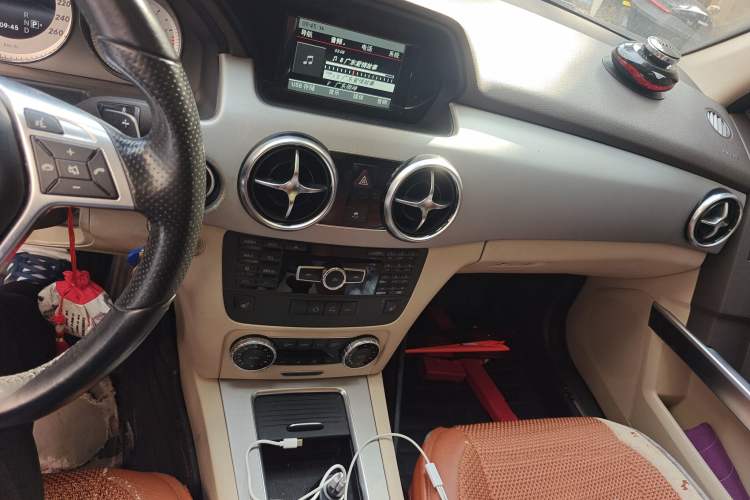 Used Mercedes-Benz GLK-Class 2015 GLK 260 4MATIC Fashion Edition Ultimate Version Audio And AC Panel