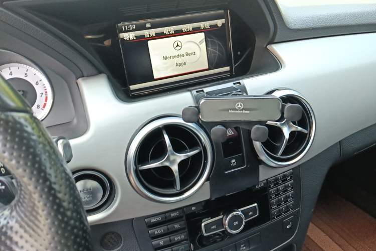 Used Mercedes-Benz GLK-Class 2015 GLK 300 4MATIC Fashion Edition Ultimate Version Audio And AC Panel