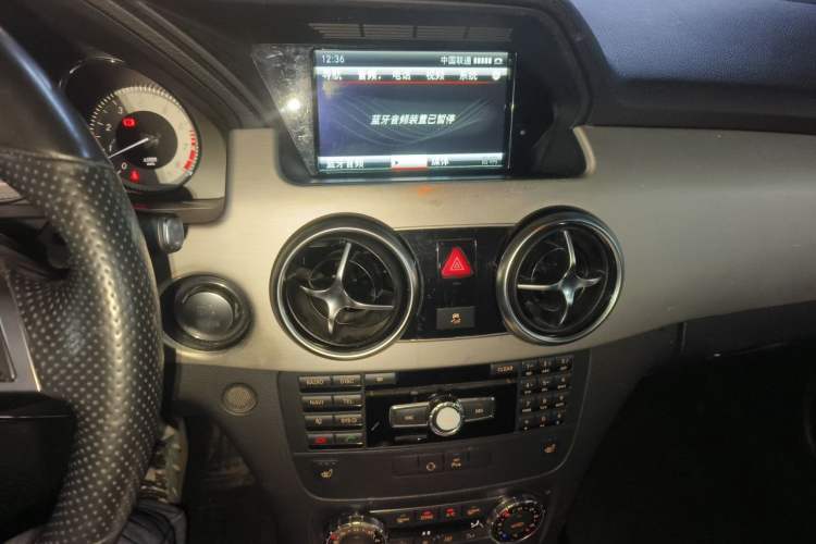 Used Mercedes-Benz GLK-Class 2015 GLK 300 4MATIC Fashion Edition Ultimate Version Audio And AC Panel