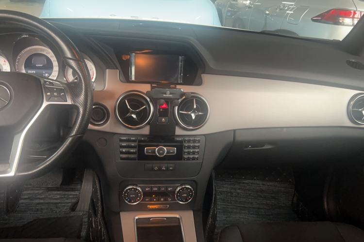 Used Mercedes-Benz GLK-Class 2015 GLK 260 4MATIC Dynamic Edition Ultimate Version Audio And AC Panel