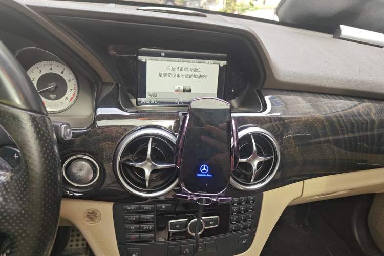 Used Mercedes-Benz GLK-Class 2015 GLK 300 4MATIC Luxury Ultimate Edition Audio And AC Panel